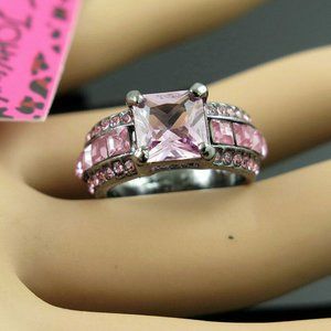 Betsey Johnson Fashion Pink Crystal Ring